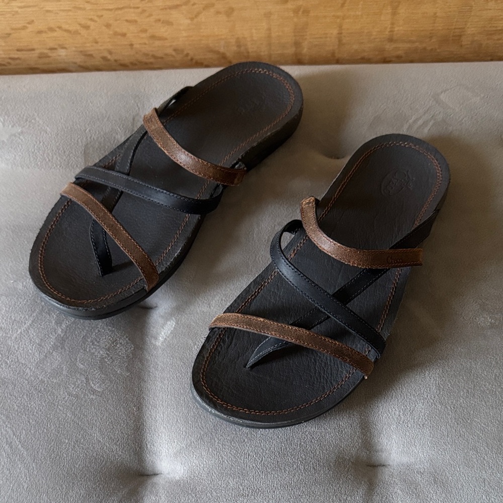 Chaco Women’s  Black and Brown Strappy Slide Sandals- never worn